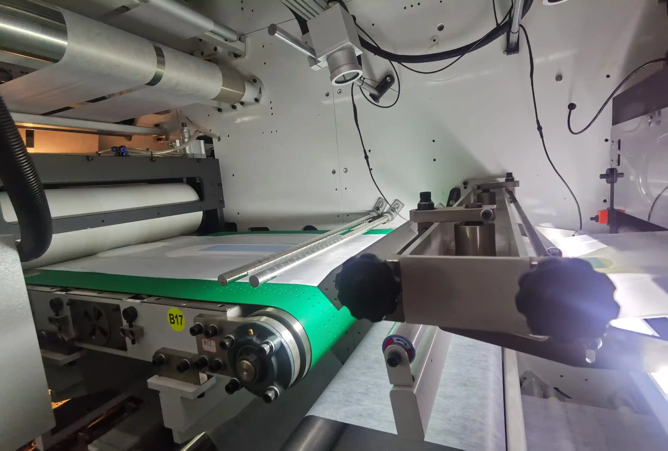 Full automatic CE certificate adult diaper machine supplier