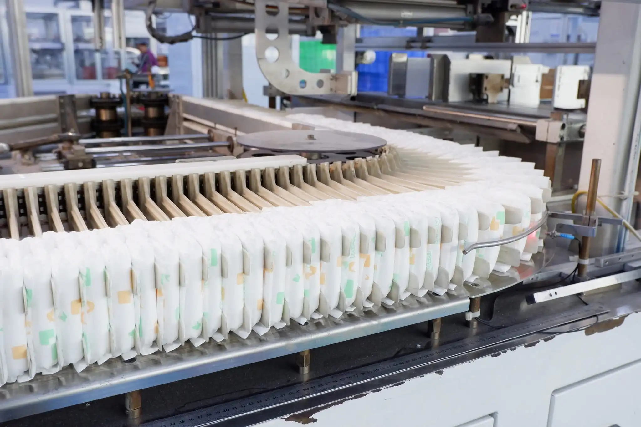 Full automatic CE certificate adult diaper machine supplier