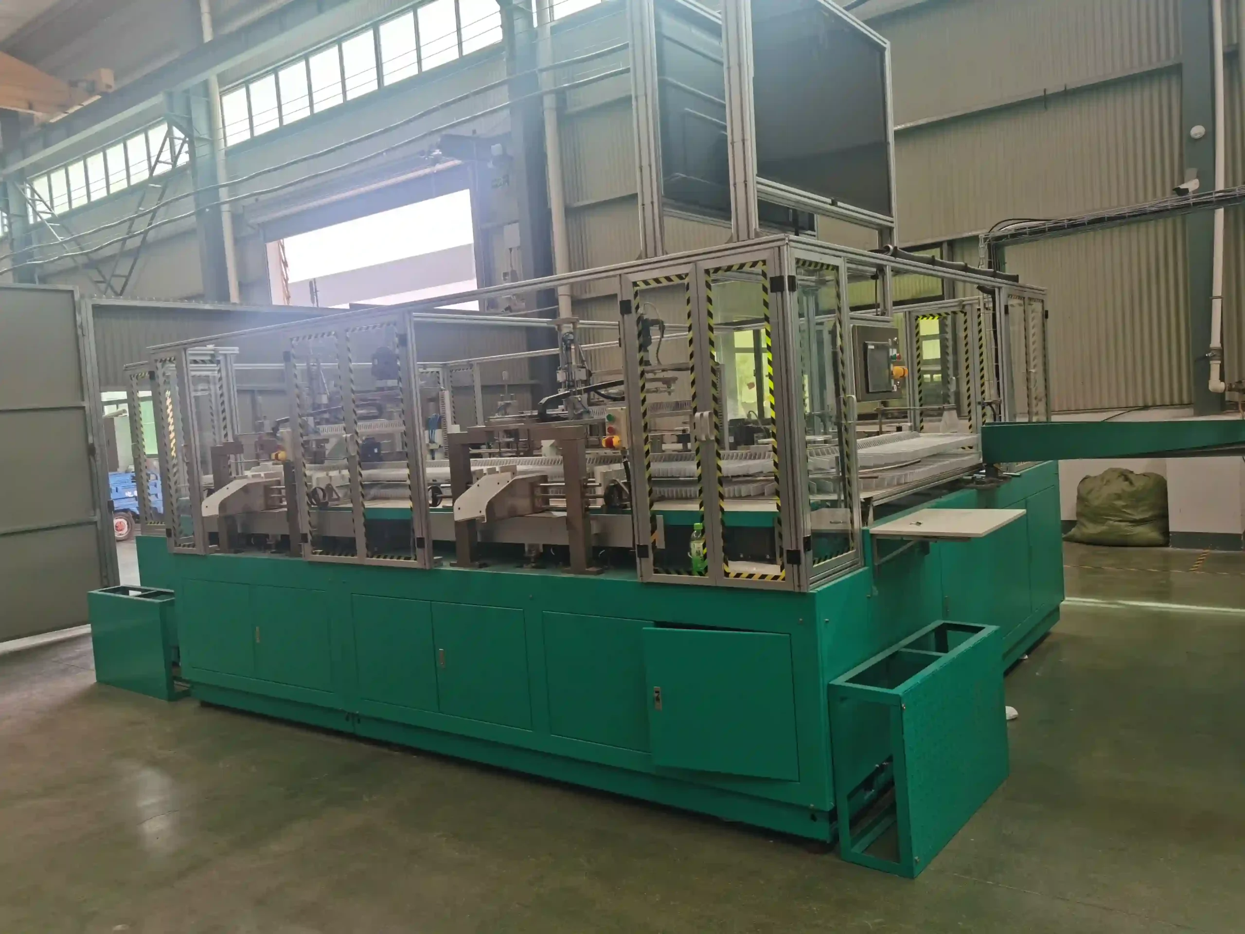 Full servo Africa market Elastic waist band baby diaper machine