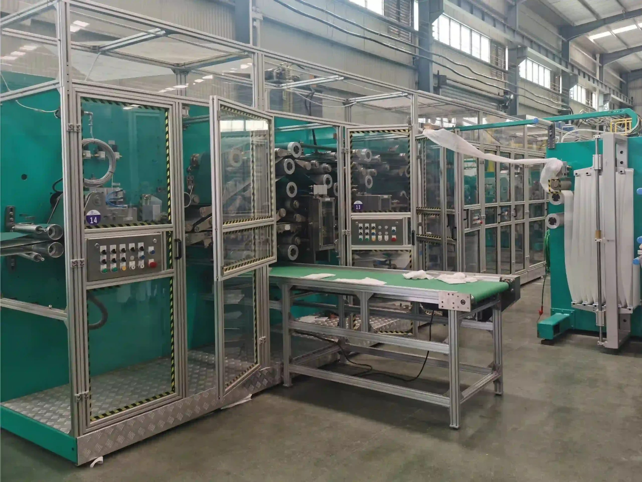 Full servo Africa market Elastic waist band baby diaper machine